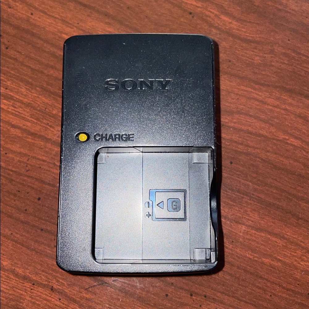 Sony BC-CSG Charger for NP-BG1 Battery Charger - Picture 3 of 5